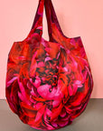 Bolsa Tela Fashion Redonda - Flores Rojas Anja Shahinniya