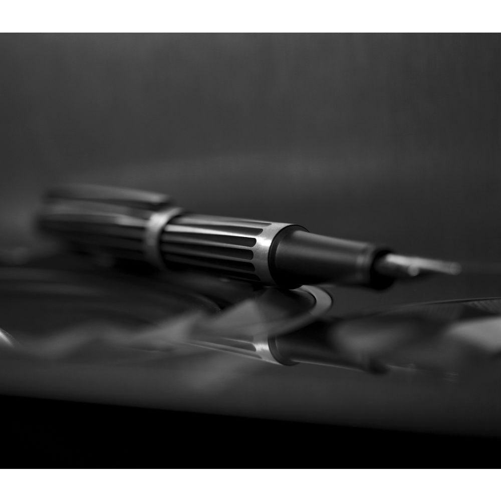 Pluma Fuente Aero - Stripes Black