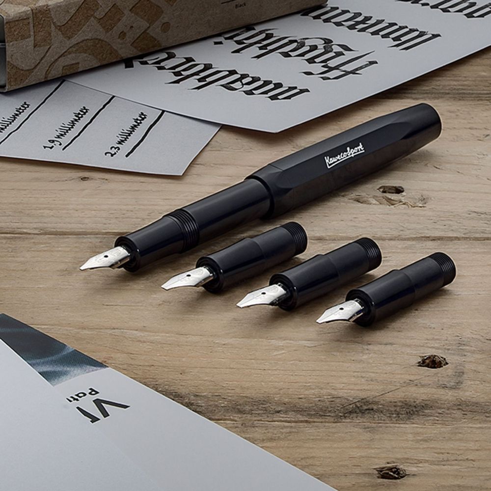 Set Caligrafía Sport L - Skyline Negro