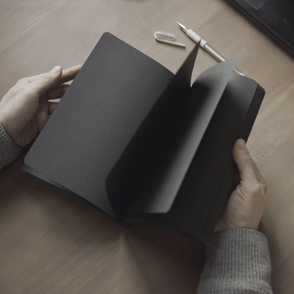 Libreta Not White L - Negro