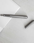 Pluma Fuente INK Fountain Pen (Cuerpo) - Gris Comet Grey
